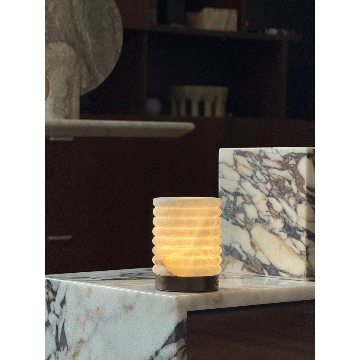 alabaster-striped-table-lamp