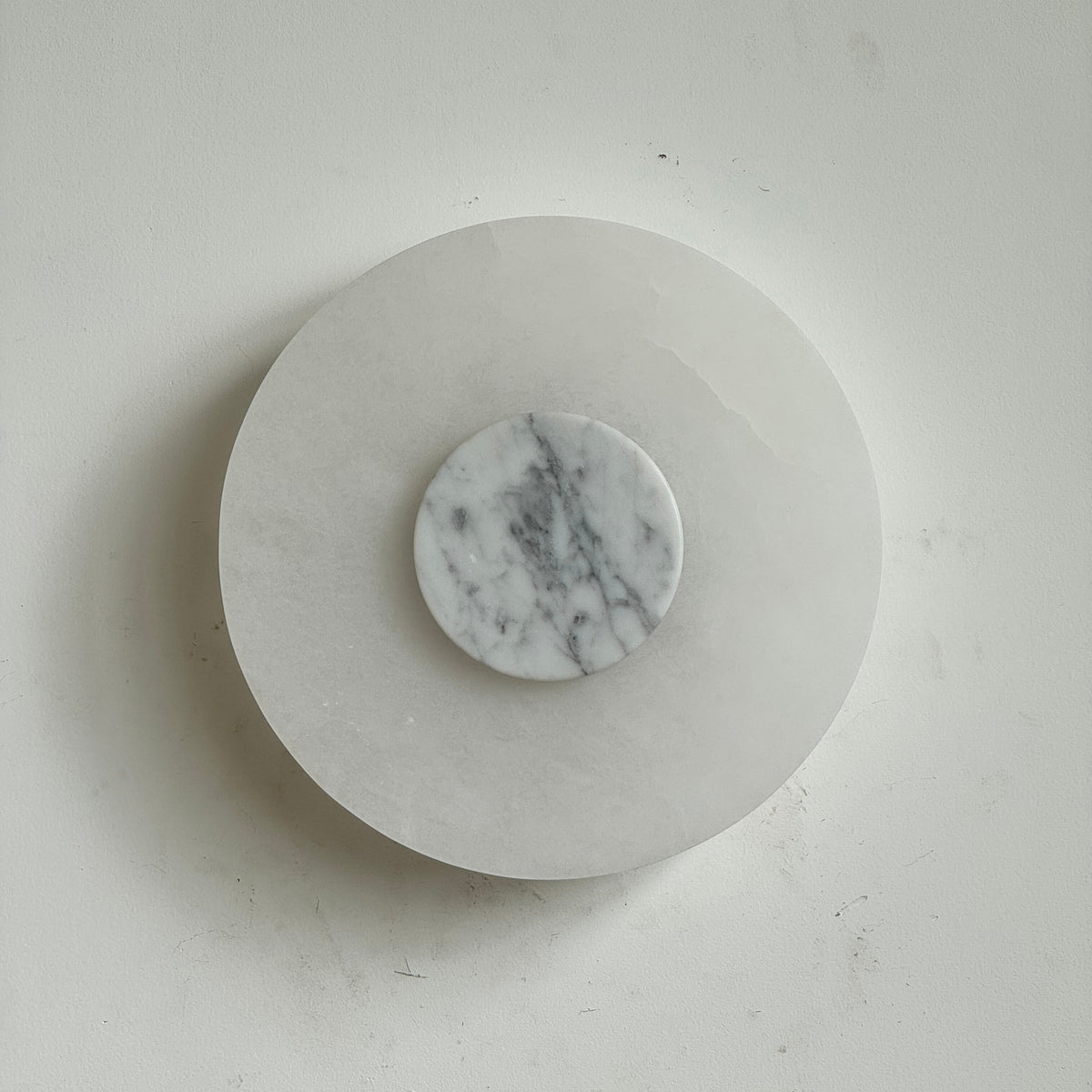 alba-alabaster-wall-lamp
