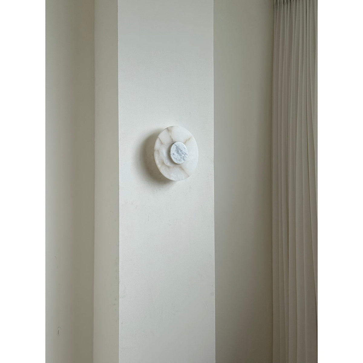 alba-alabaster-wall-lamp