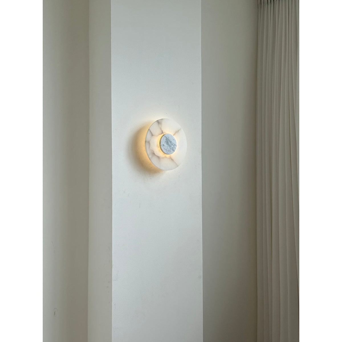 alba-alabaster-wall-lamp