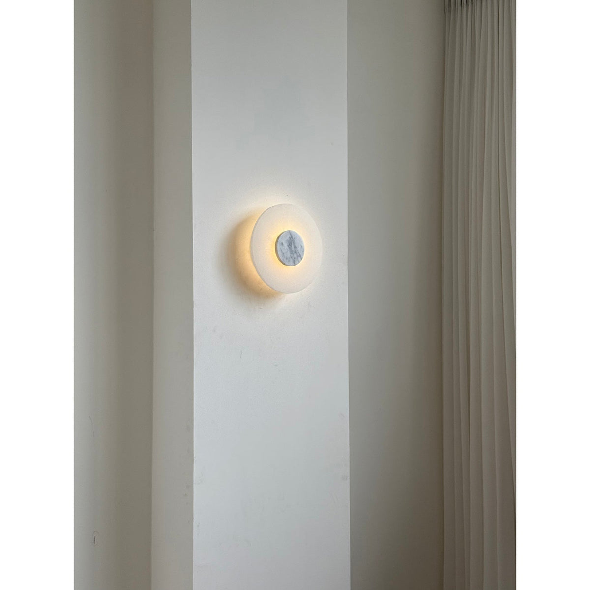 alba-alabaster-wall-lamp
