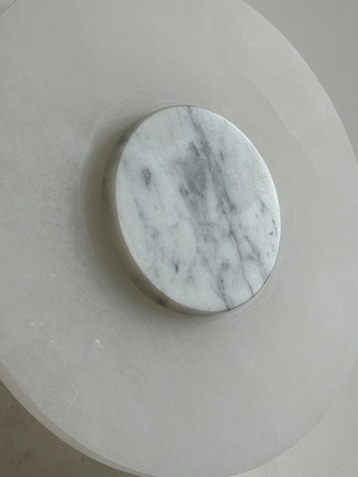 alba-alabaster-wall-lamp