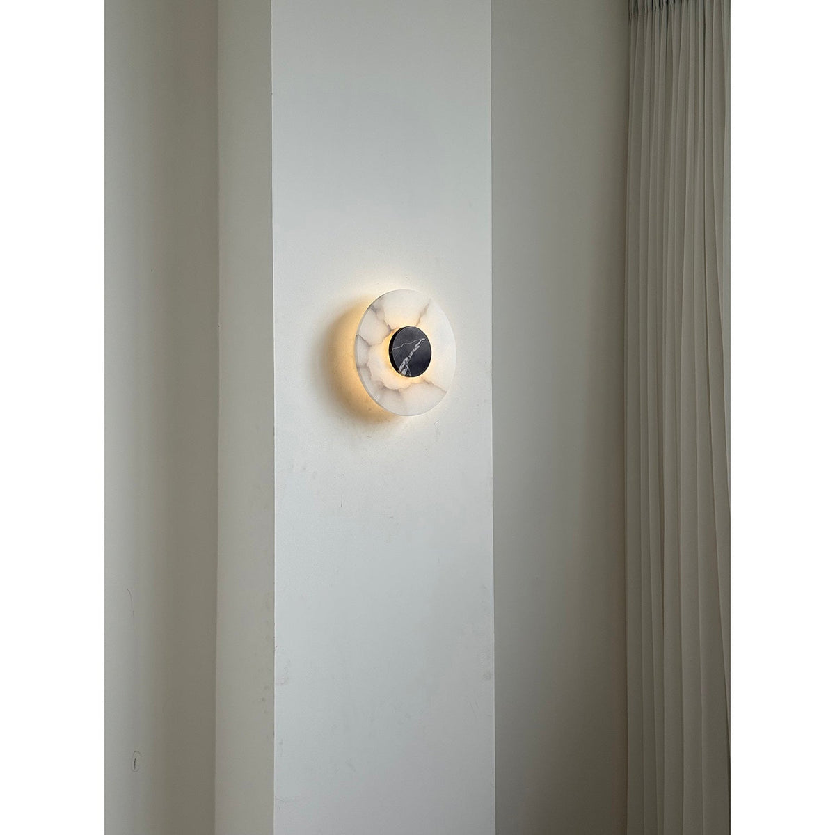 alba-alabaster-wall-lamp