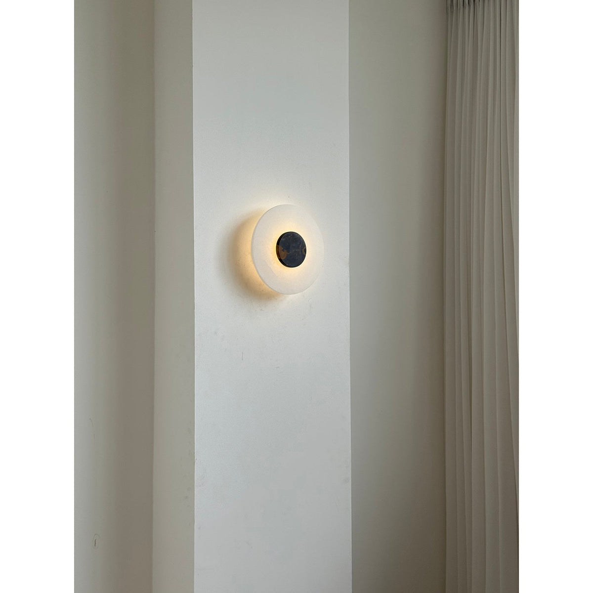 alba-alabaster-wall-lamp