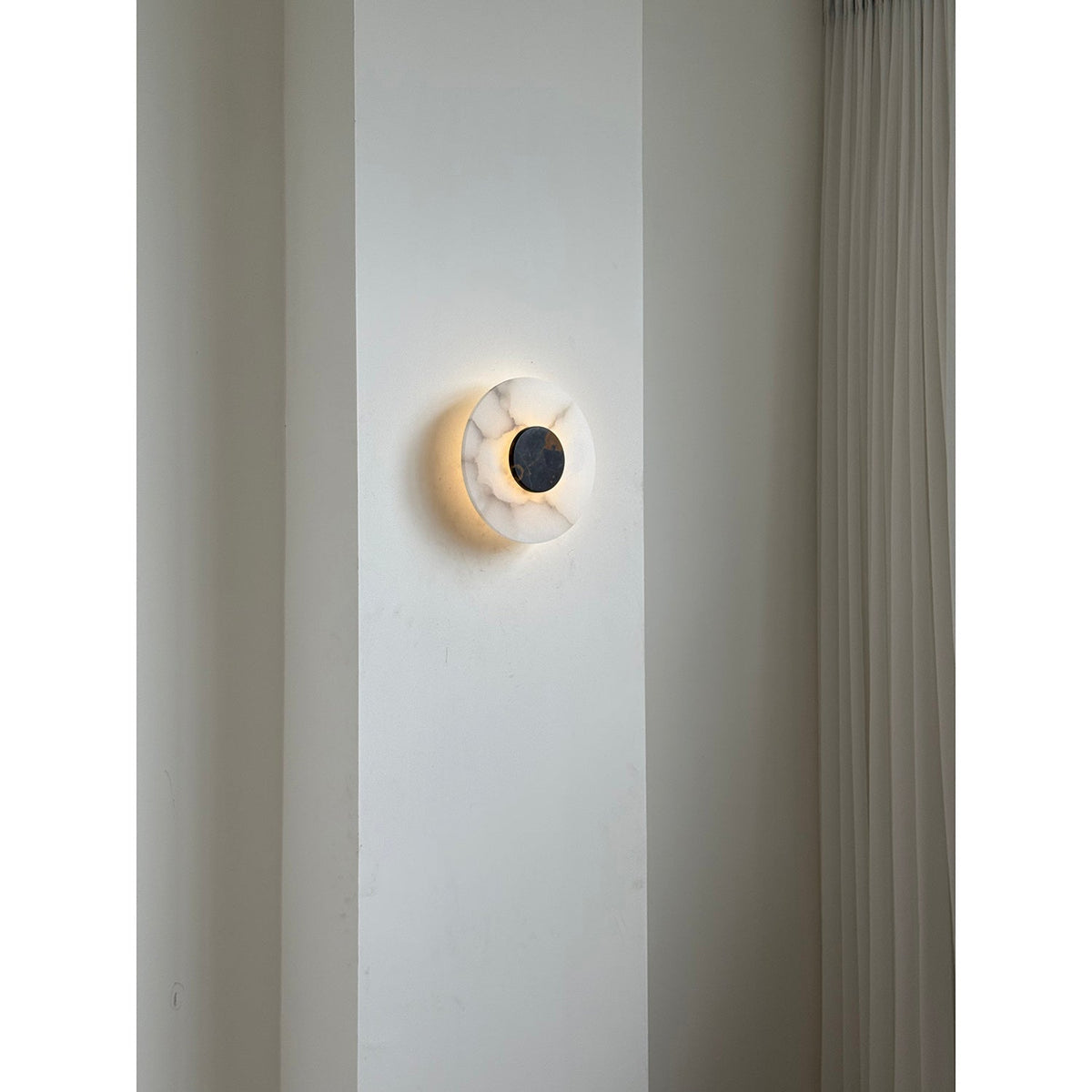 alba-alabaster-wall-lamp