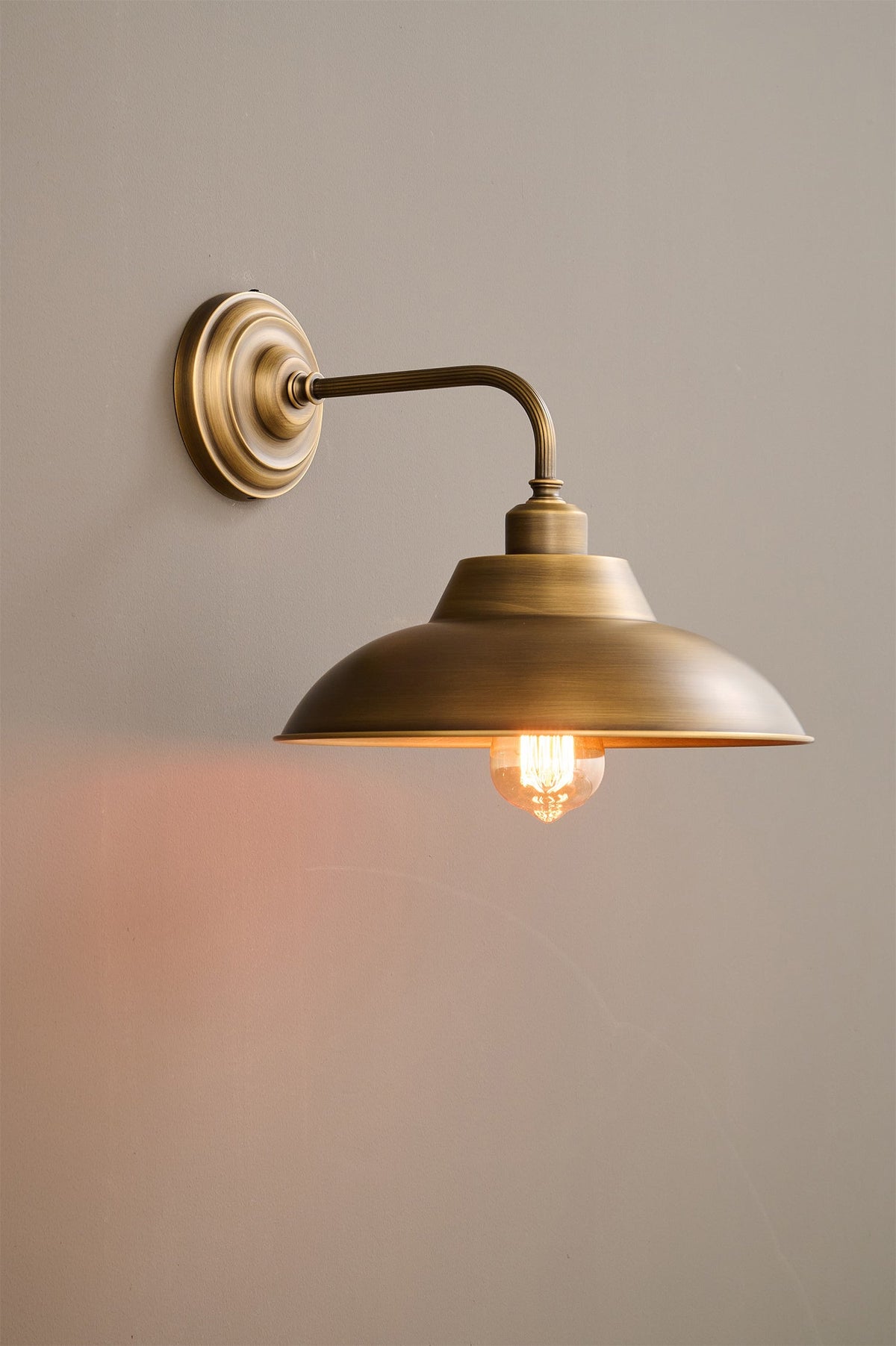 aldorno-wall-lamp