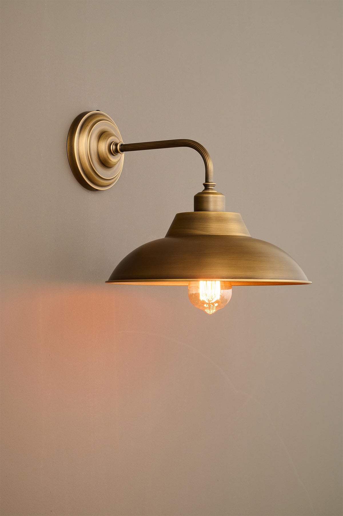 aldorno-wall-lamp