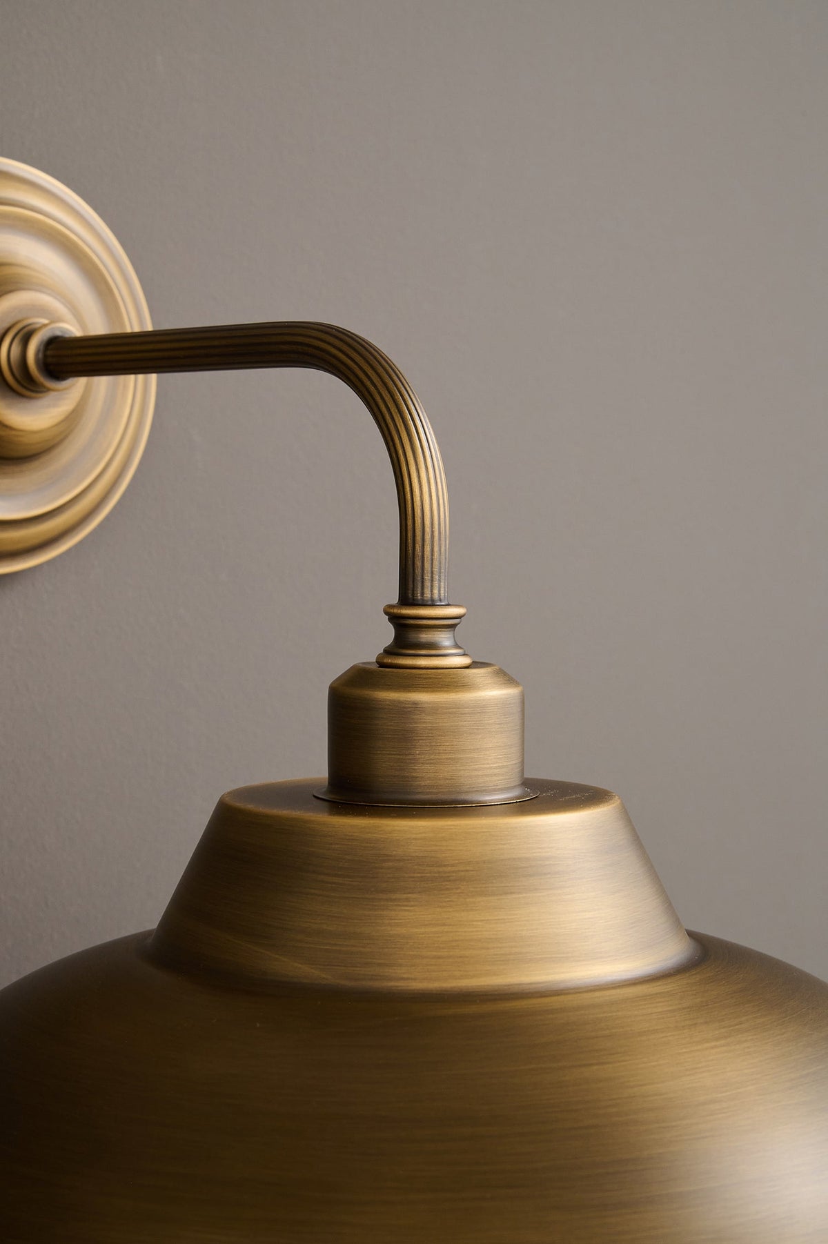 aldorno-wall-lamp