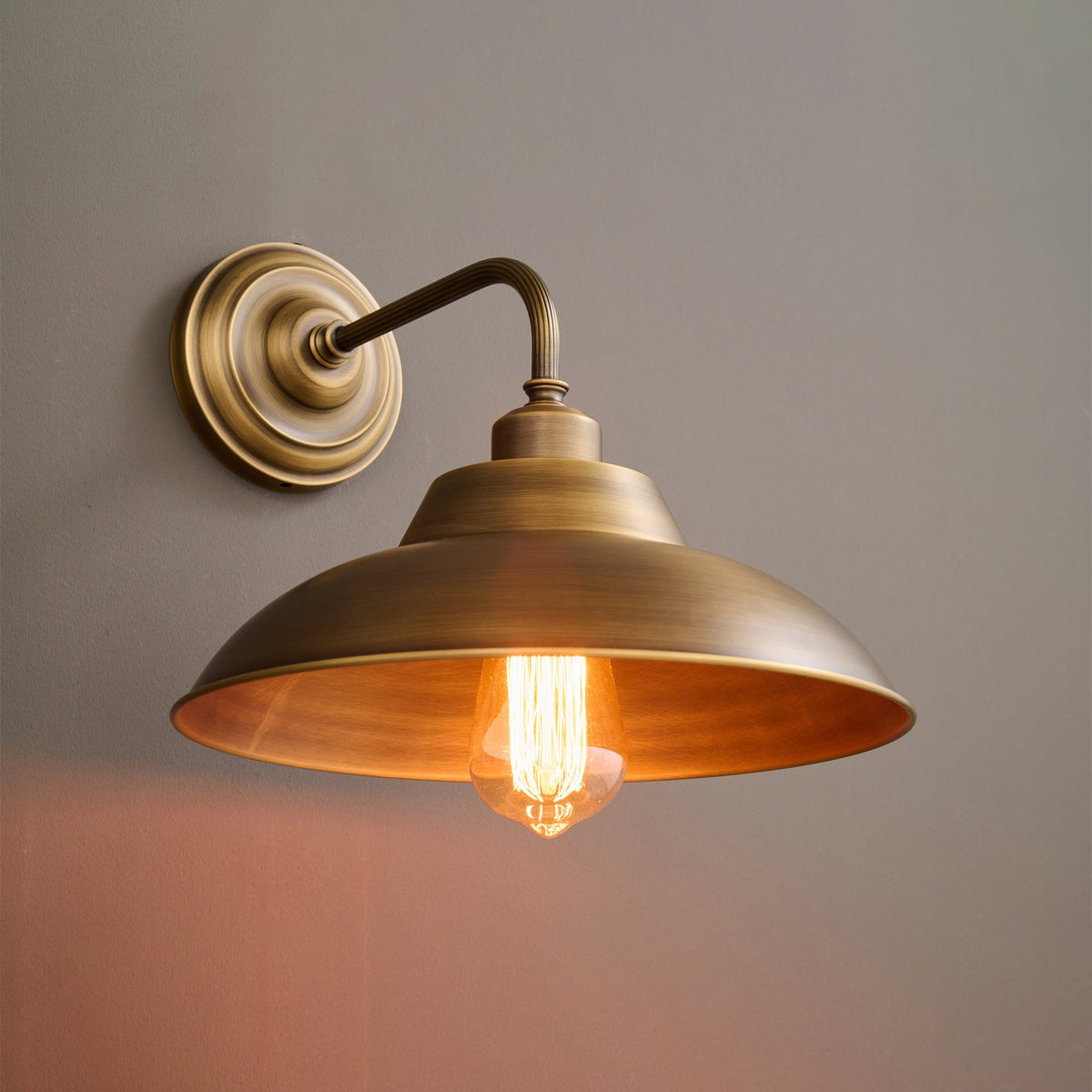 aldorno-wall-lamp