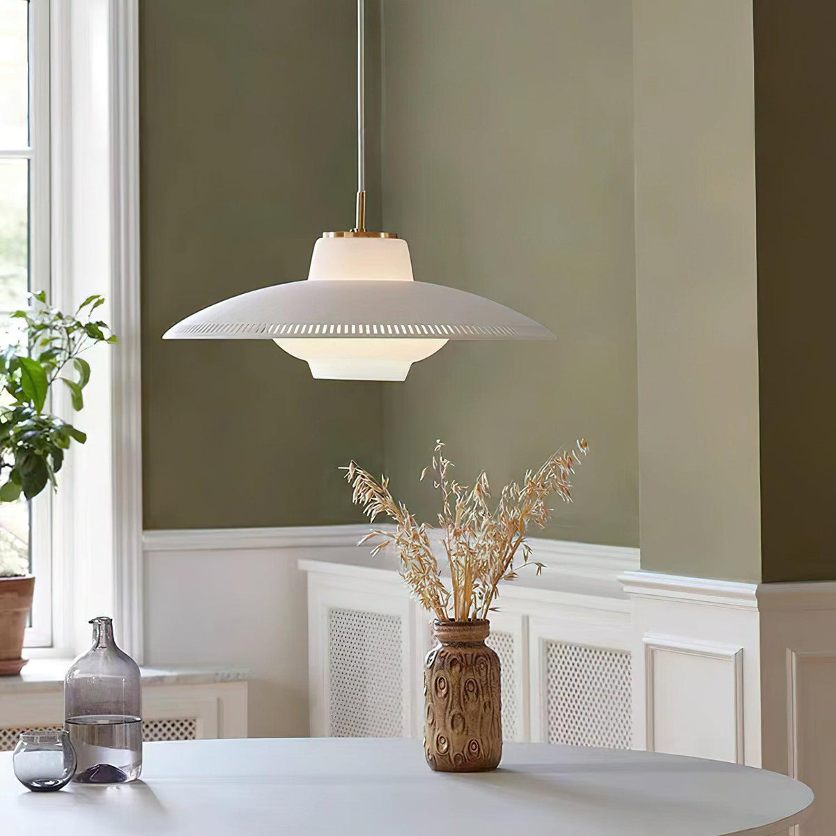 alien-frisbee-pendant-lamp
