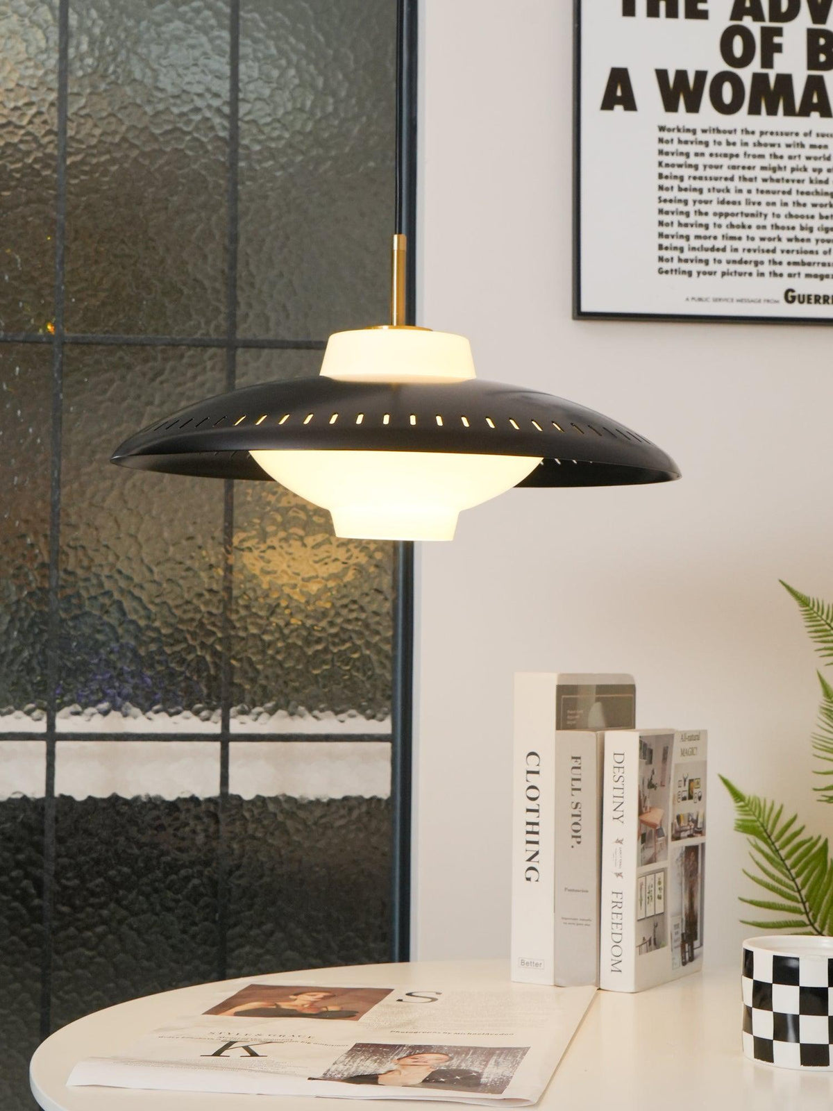 alien-frisbee-pendant-lamp