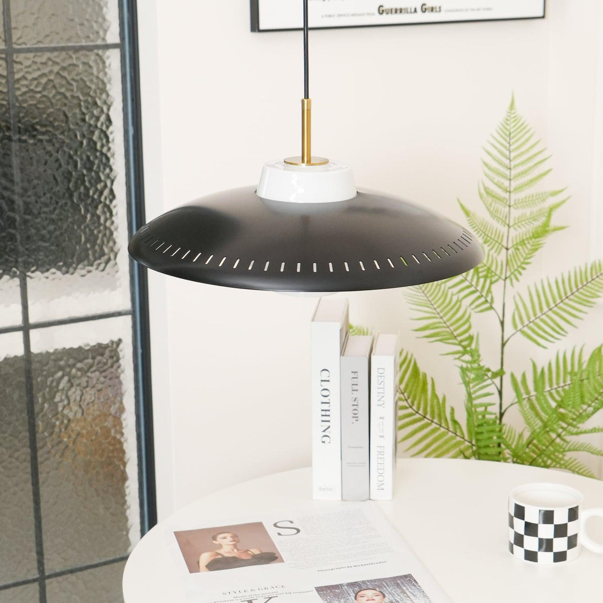 alien-frisbee-pendant-lamp