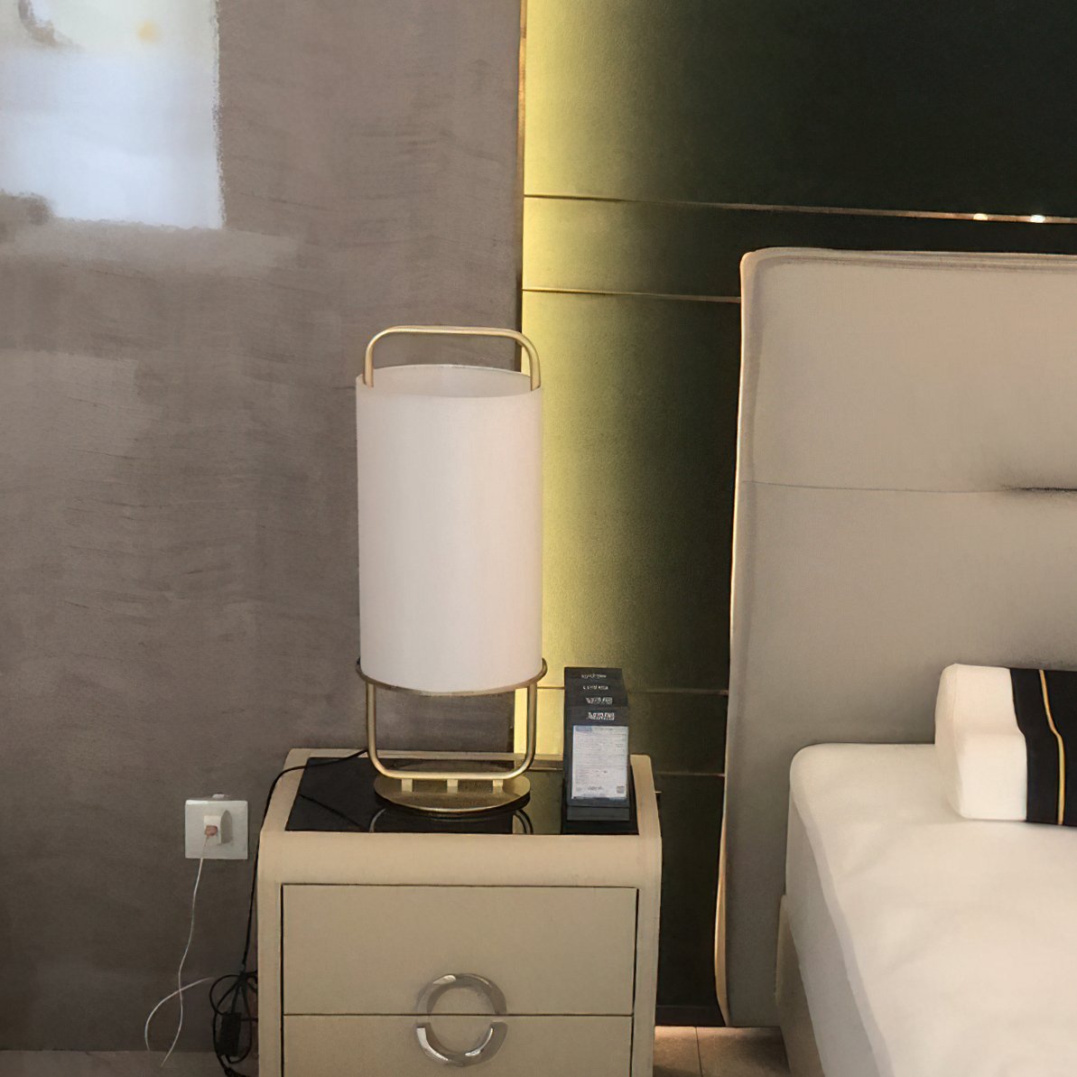 Alistair Table lamp