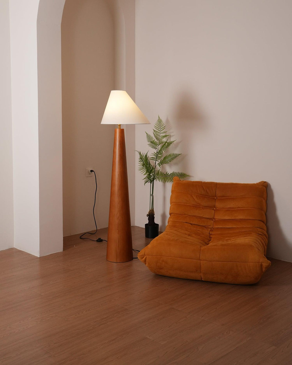 alvin-floor-lamp