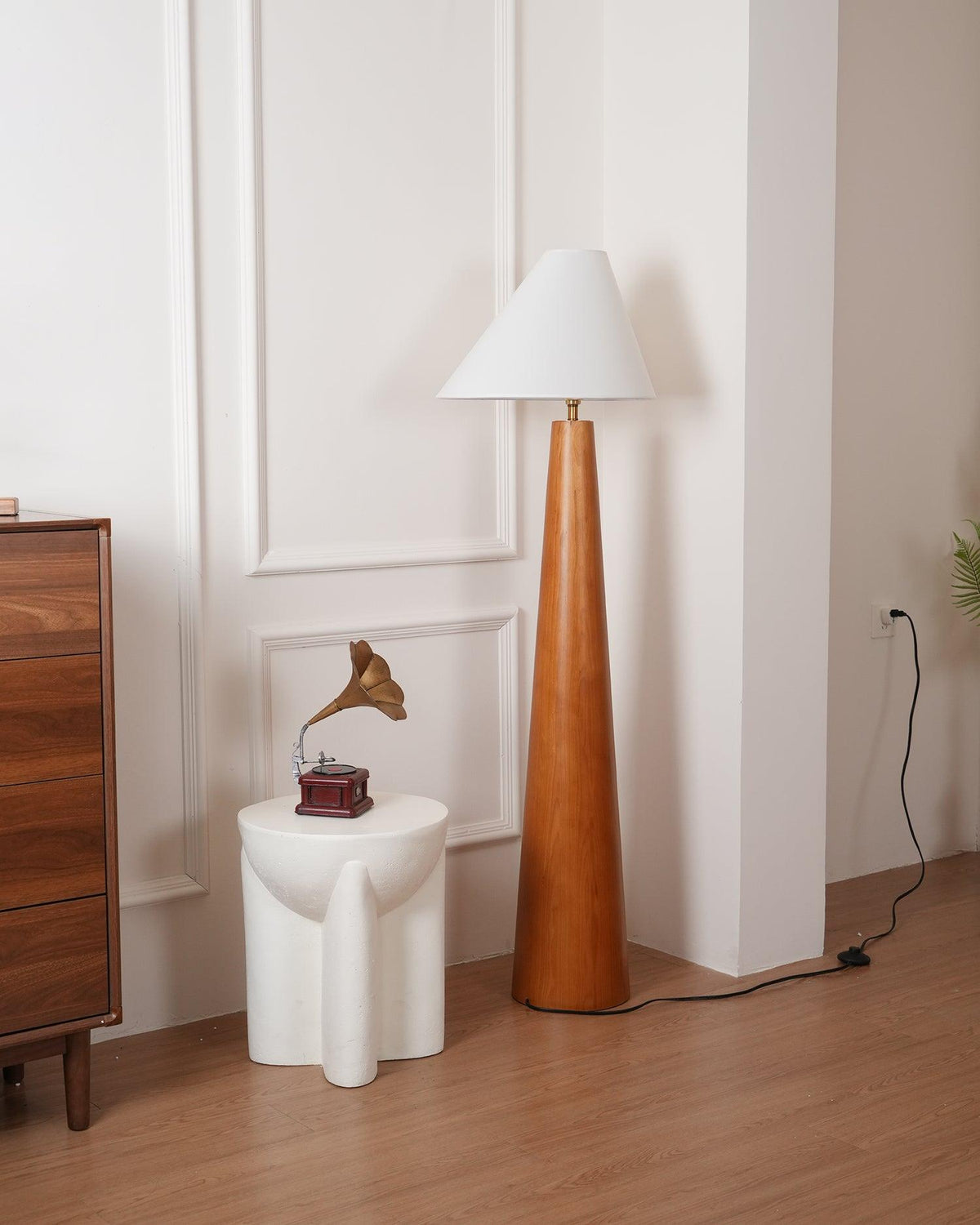 alvin-floor-lamp