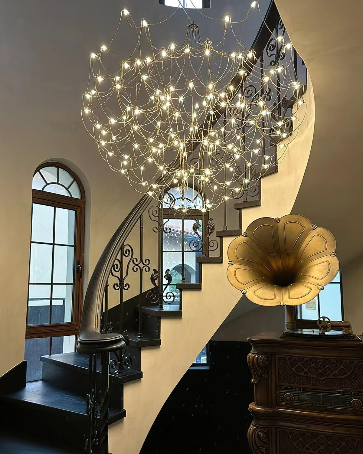 amos-light-group-chandelier