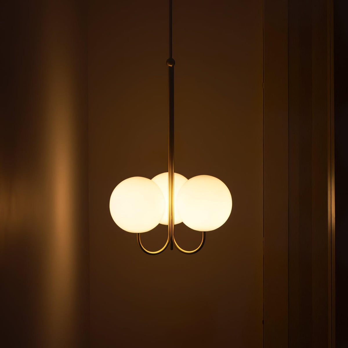 angle-chandelier