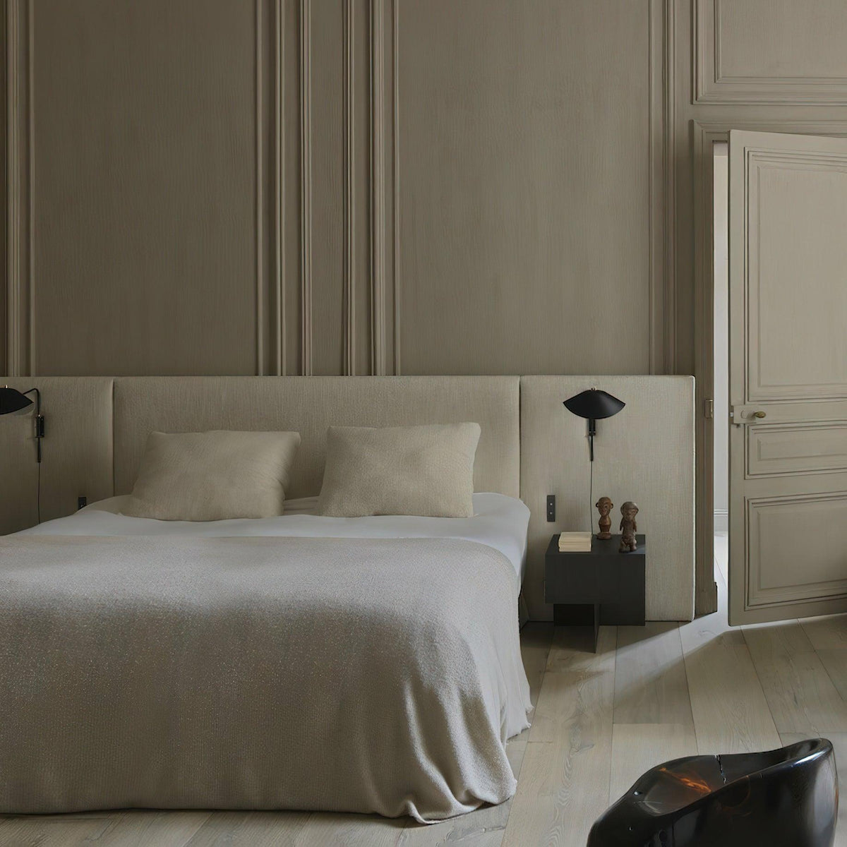 antony-wall-light