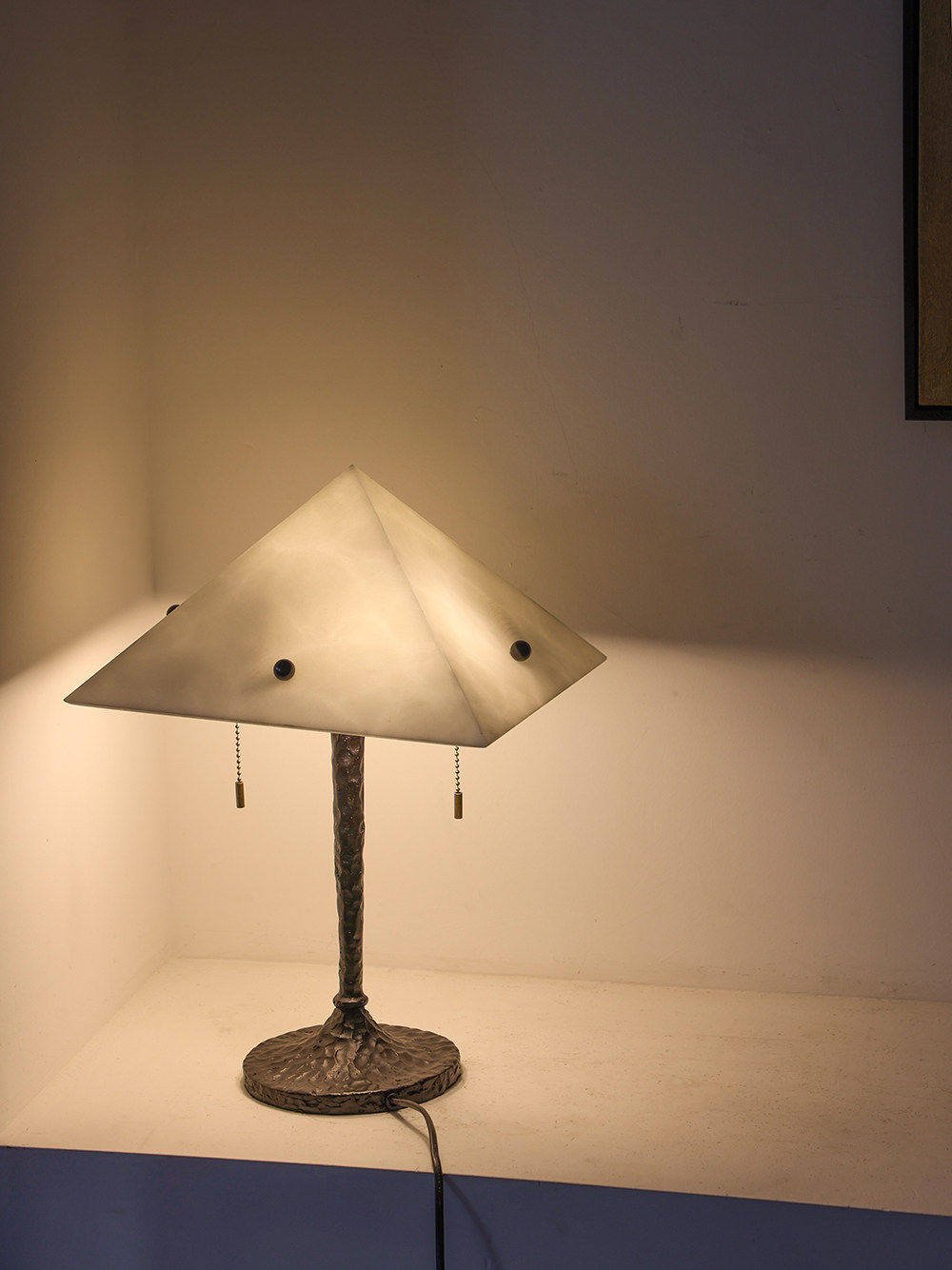 Apex Alabaster Prism Table Lamp — Sculptural Modern Illumination