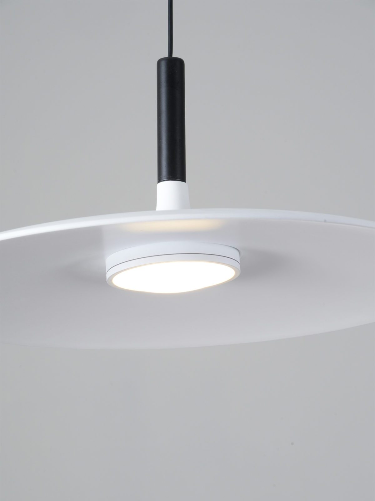 Aplomb Pendant light
