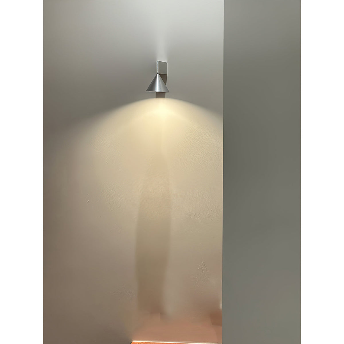 apollo-aluminum-wall-lamp