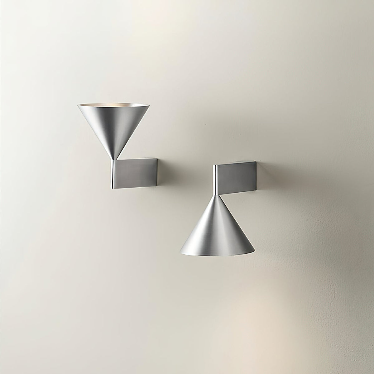 apollo-aluminum-wall-lamp