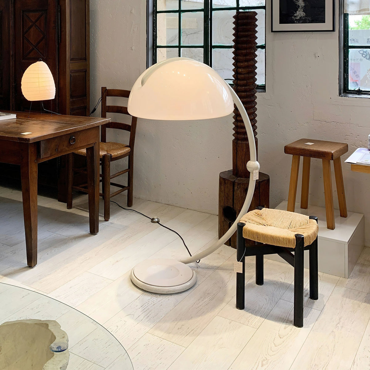 arc-glow-floor-lamp