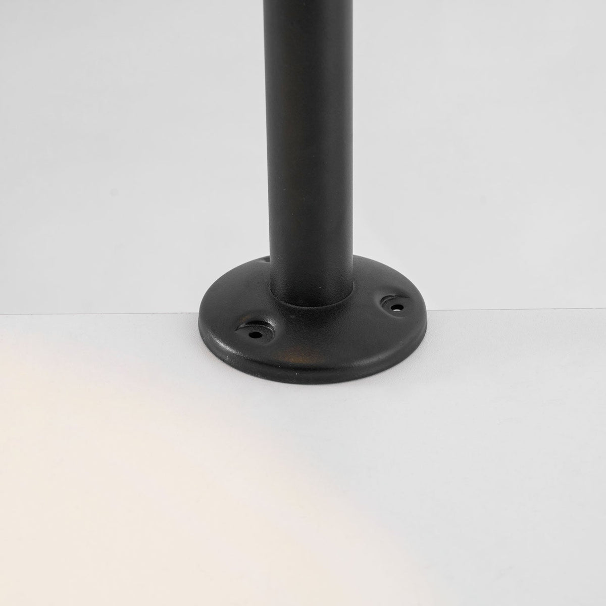 Arcis Modern Outdoor Pathway Light – Sleek LED Landscape Lighting