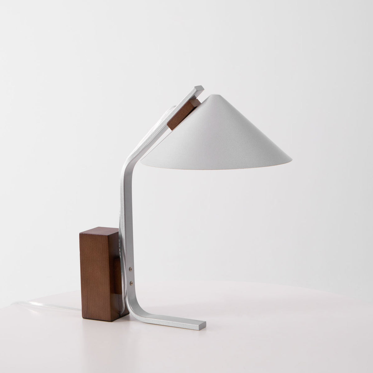 Arclune Modern Walnut Wood Desk Lamp with Aluminum Arc Shade
