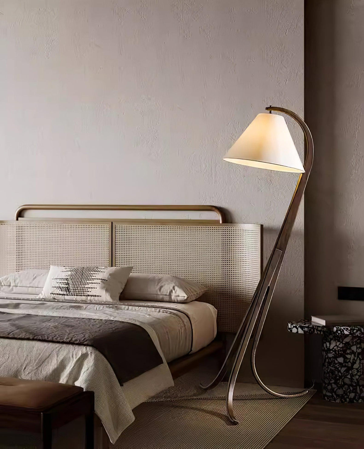 arcwood-floor-lamp