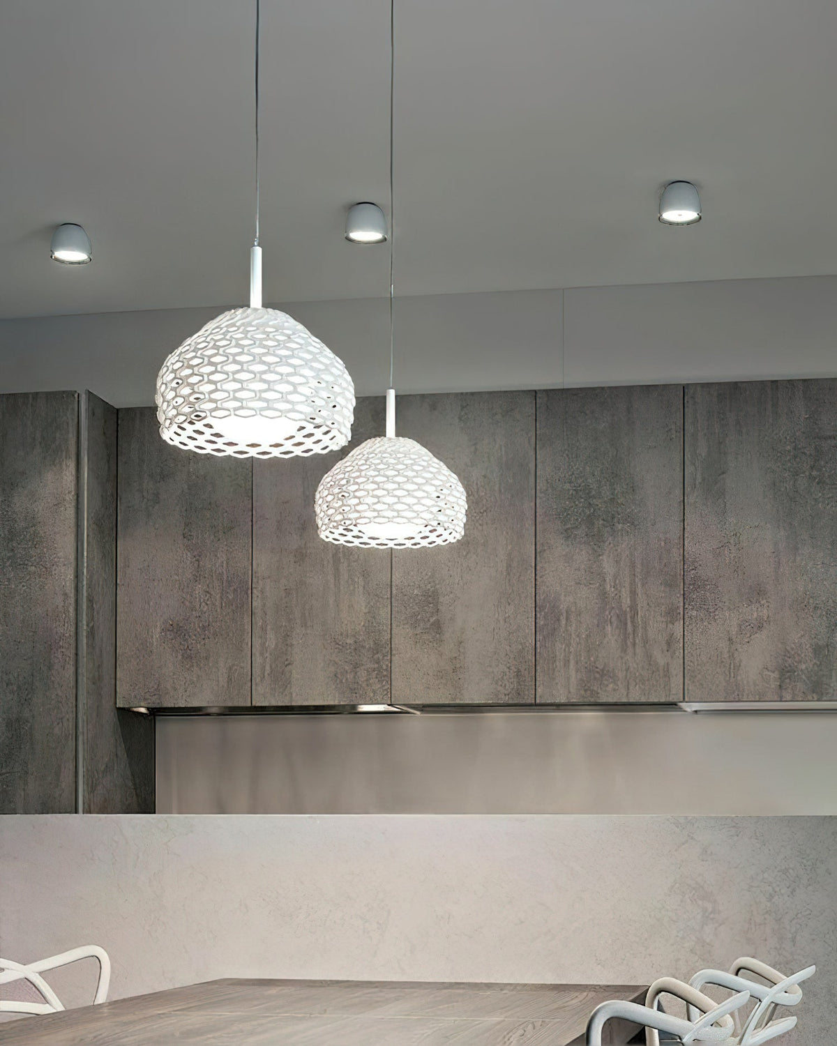 Armadillo Sculptural Pendant Light – Modern Metal Hanging Lamp for Dining & Living Spaces