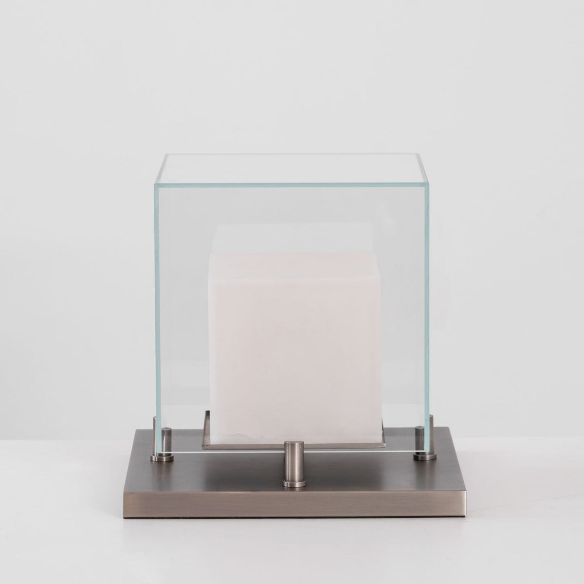 Arqra Alabaster Table Lamp – Sculptural LED Accent Light for Modern Interiors
