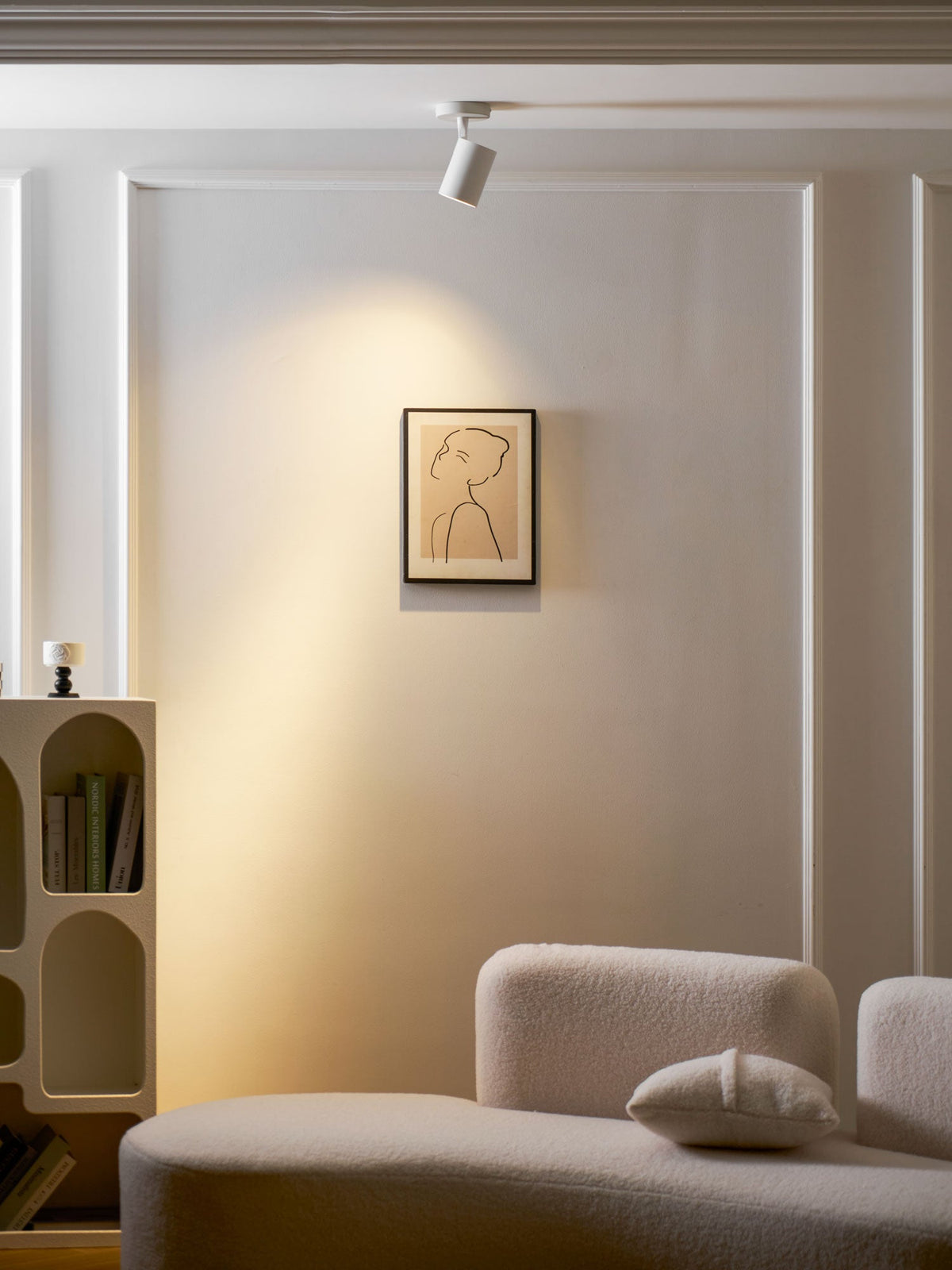 Calla Beam Spotlight – Modern Architectural LED Ceiling Spotlight