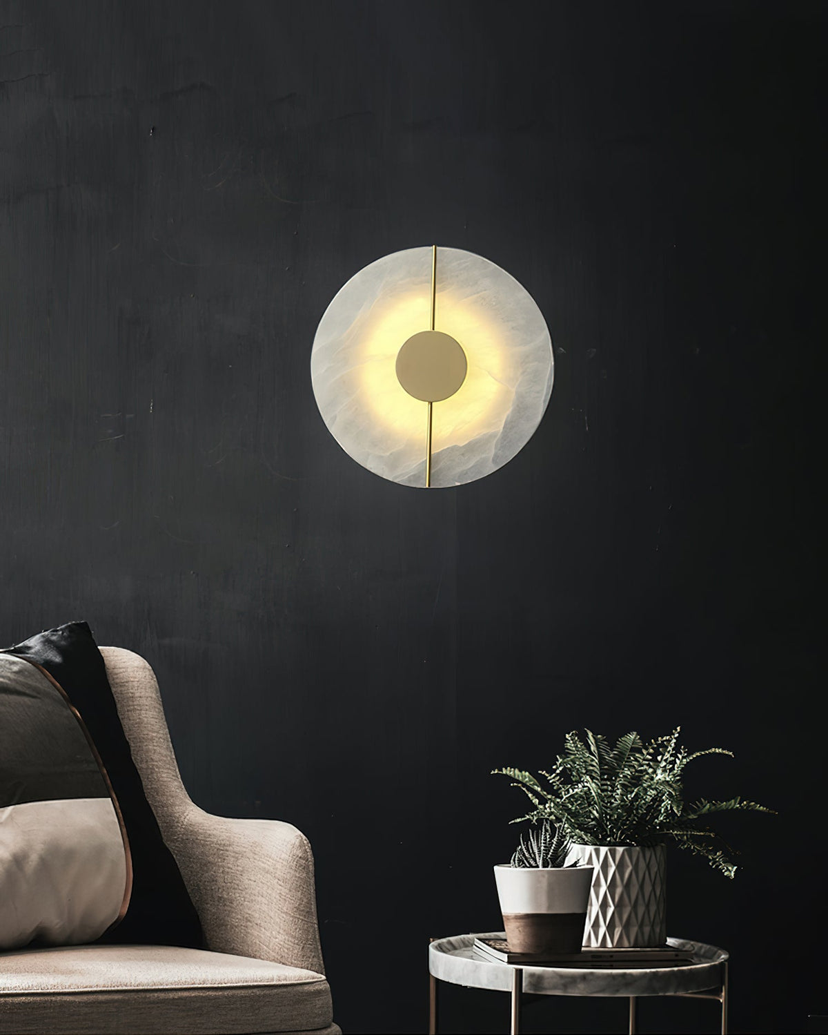 artistic-alabaster-wall-lamp