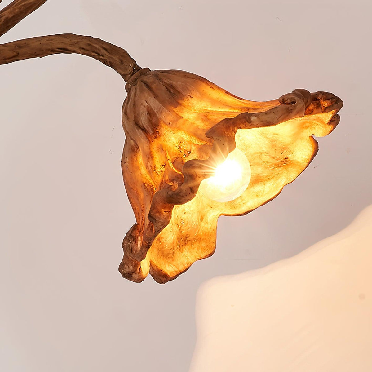 Lotus Leaf Resin Table Lamp with Warm Ambient Glow for Bedside and Living Room