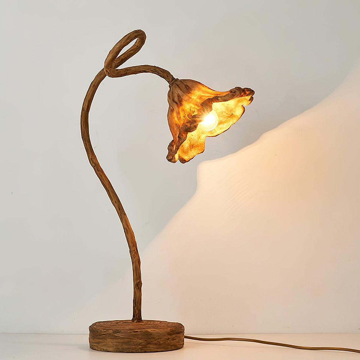 Lotus Leaf Resin Table Lamp with Warm Ambient Glow for Bedside and Living Room