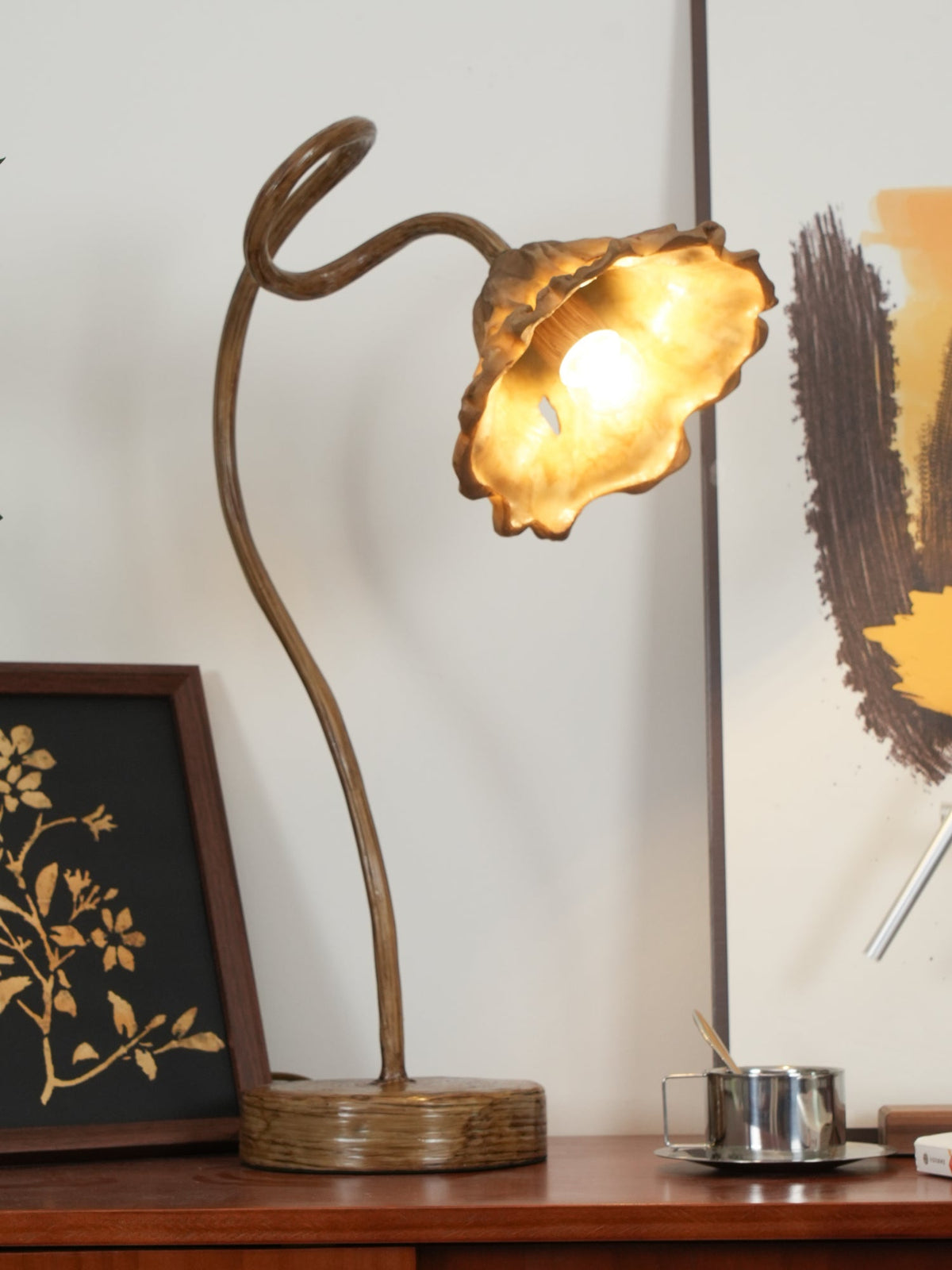 Lotus Leaf Resin Table Lamp with Warm Ambient Glow for Bedside and Living Room