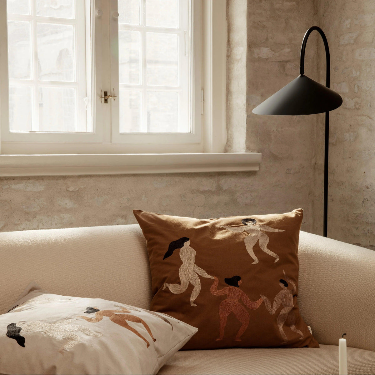 arum-floor-lamp
