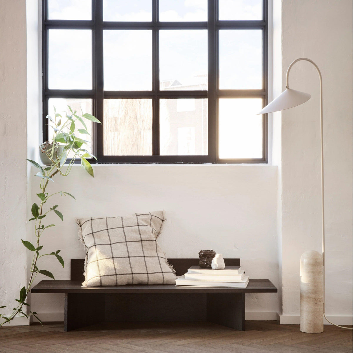 arum-floor-lamp