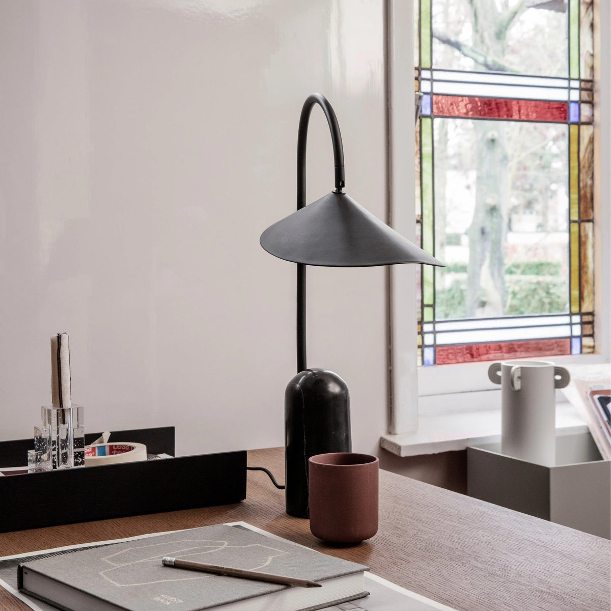 arum-table-lamp