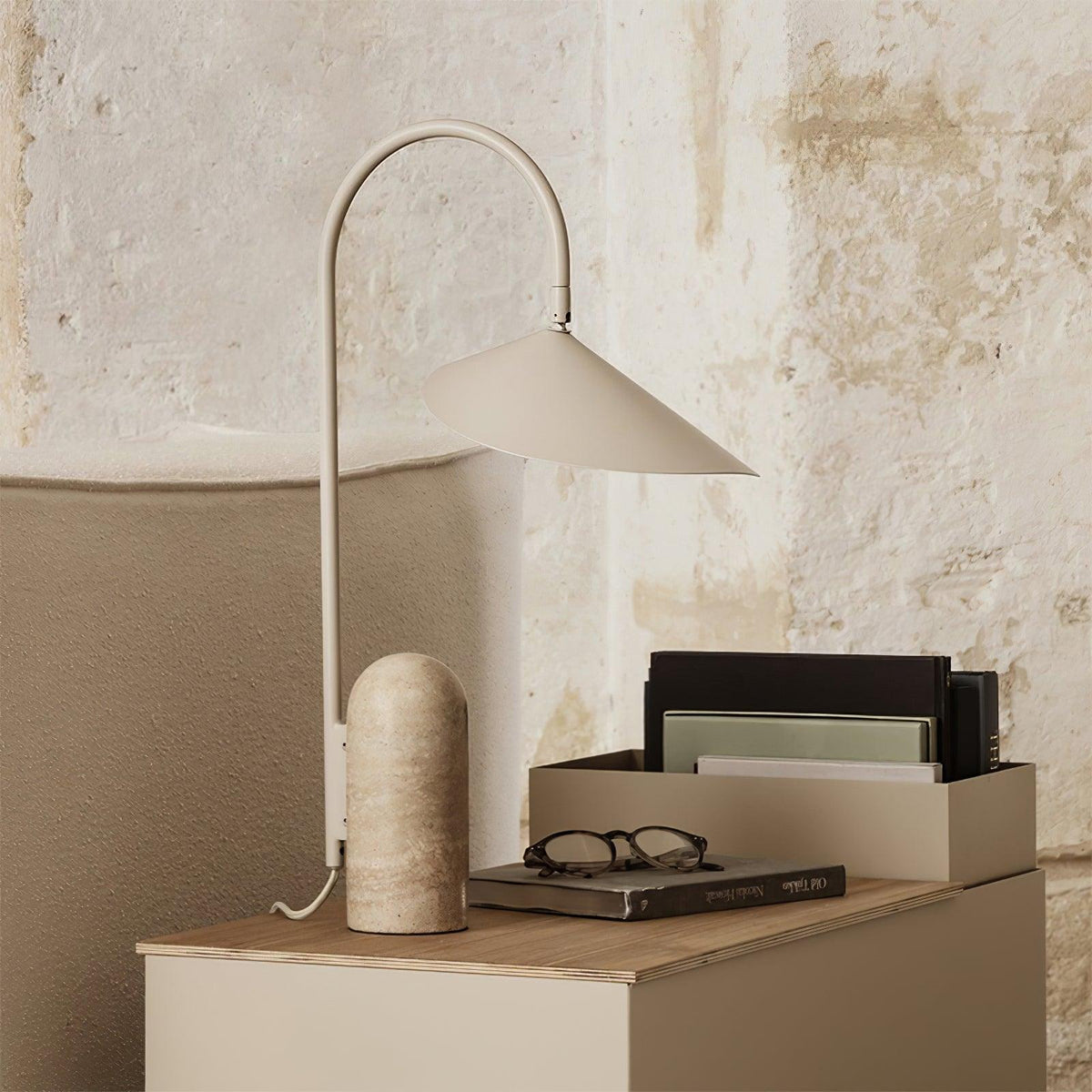 arum-table-lamp