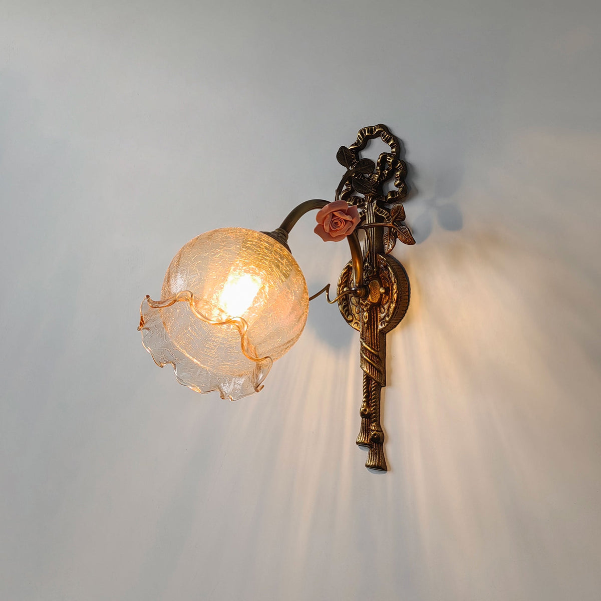 asfour-brass-wall-lamp