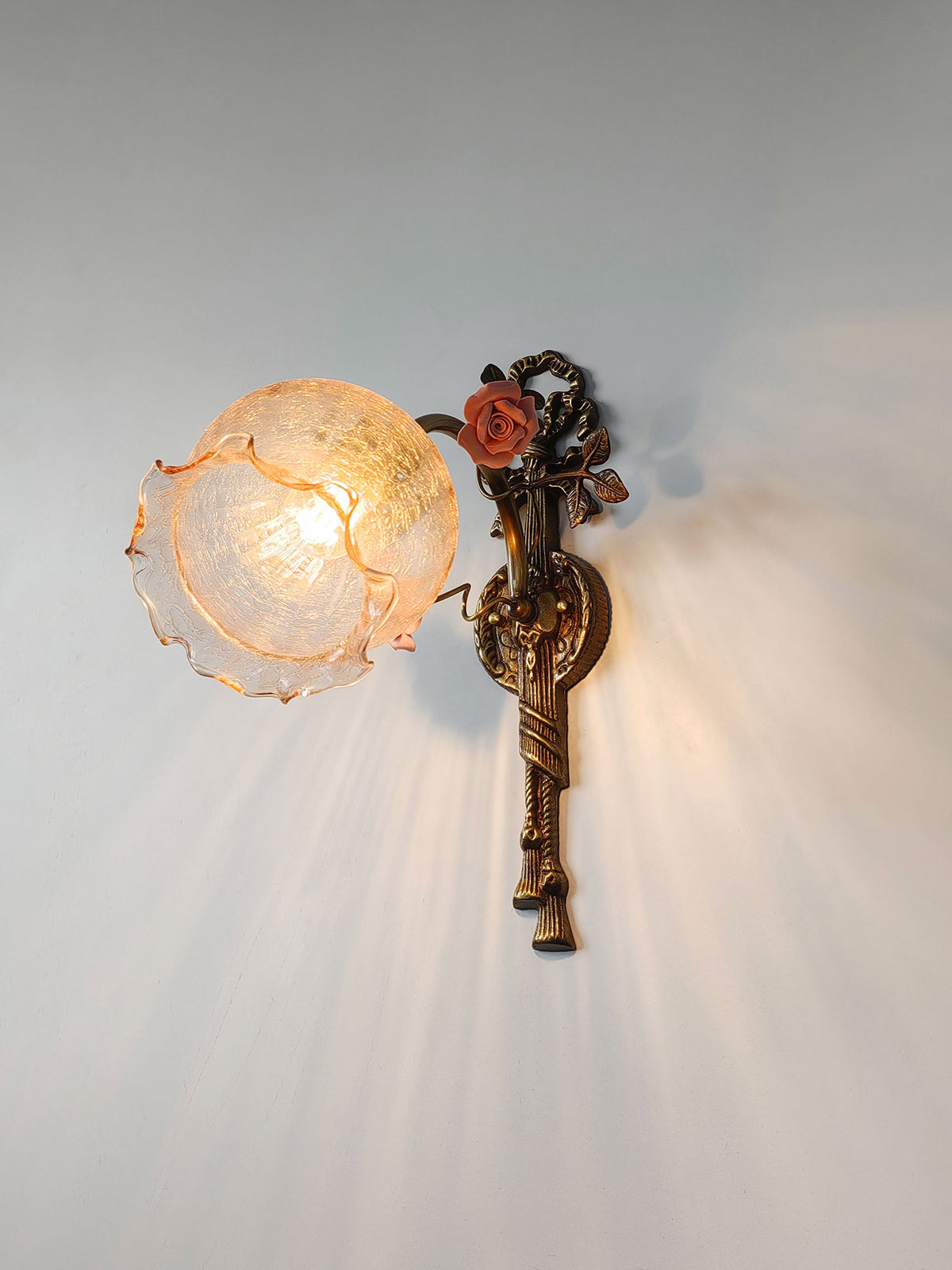 asfour-brass-wall-lamp