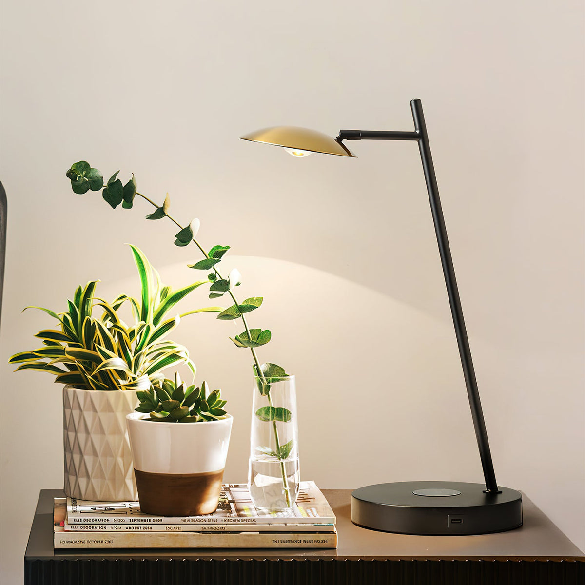 astra-halo-table-lamp