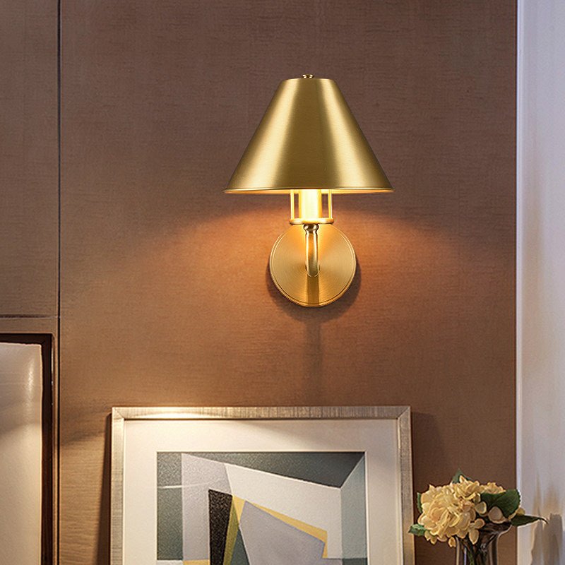 Aurelia Brass Wall Sconce – Modern Minimalist Illumination