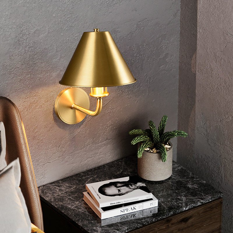 Aurelia Brass Wall Sconce – Modern Minimalist Illumination