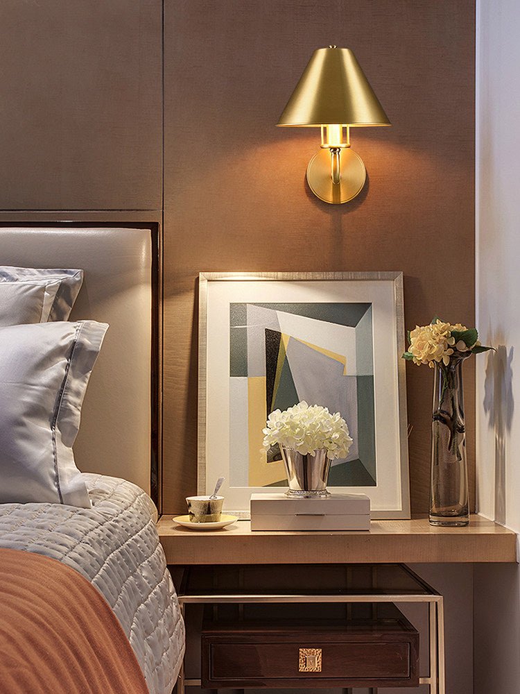 Aurelia Brass Wall Sconce – Modern Minimalist Illumination