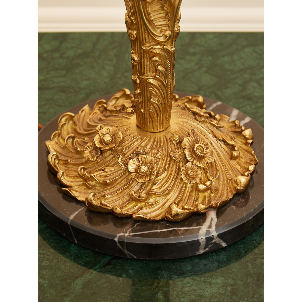 aurelia-table-lamp