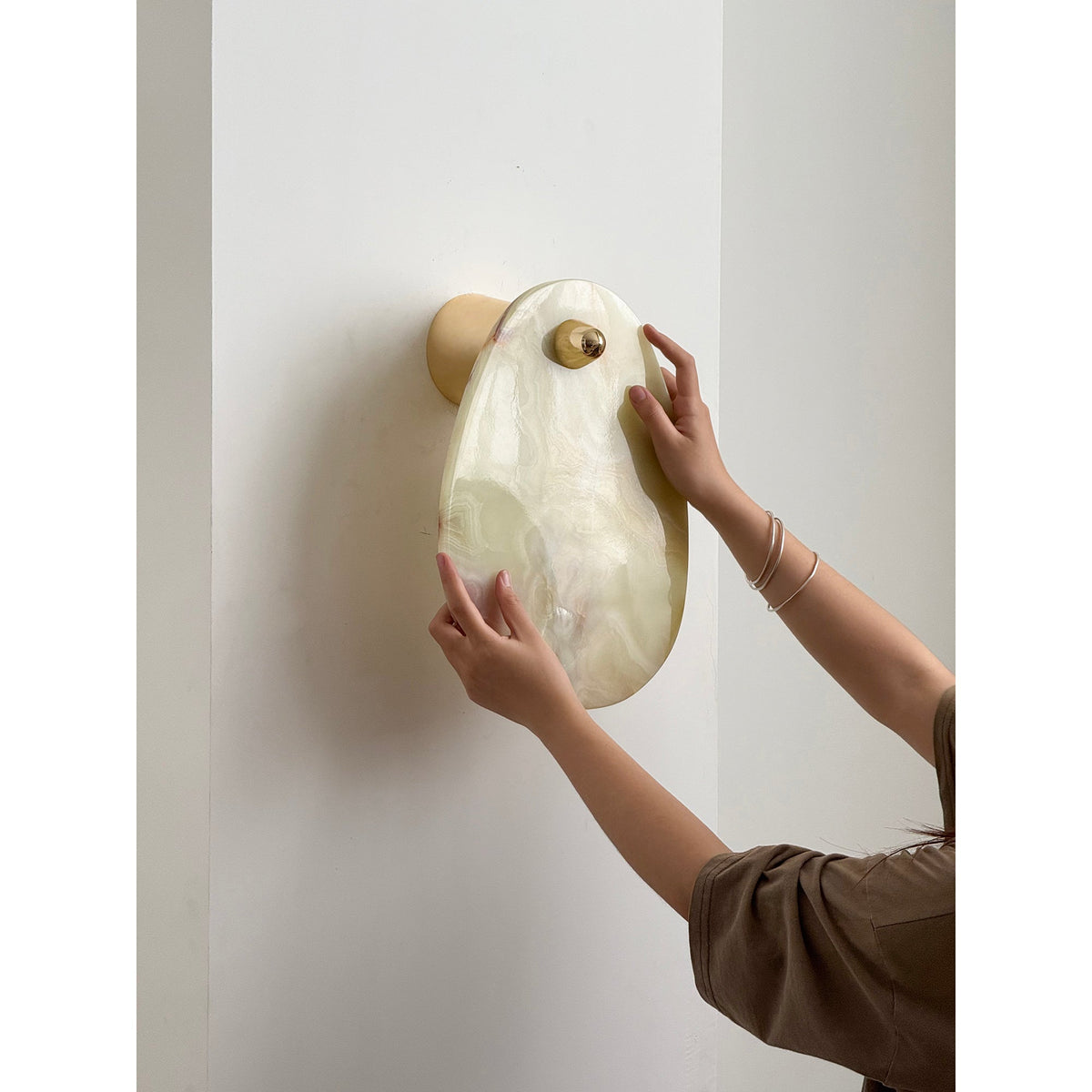 aurora-marble-wall-lamp