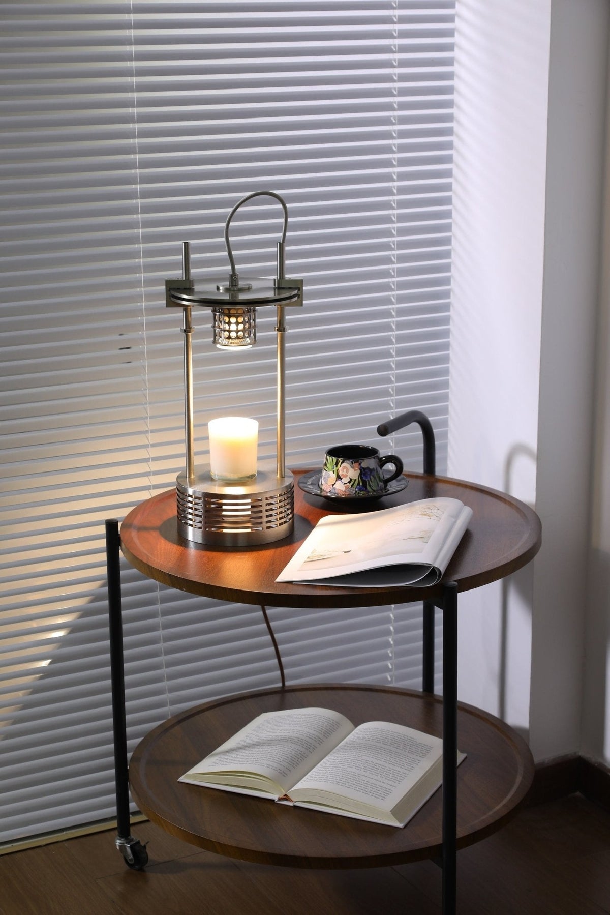 Aurosteel Aroma Table Lamp – Stainless Steel Melting Wax Lamp for Ambient Interiors